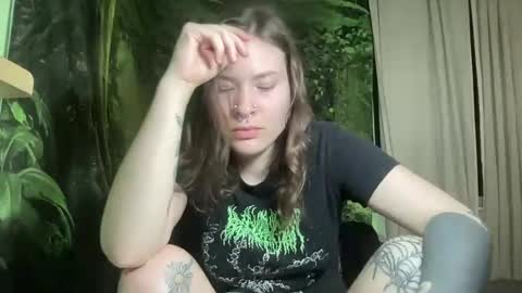 Snapshot of mo0n_goddess chatting on February 27, 2025, 6:50 am Misty online show from February 27, 2025, 6:50 am