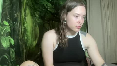 Snapshot of mo0n_goddess chatting on September 14, 2025, 2:44 am Misty online show from September 14, 2025, 2:44 am