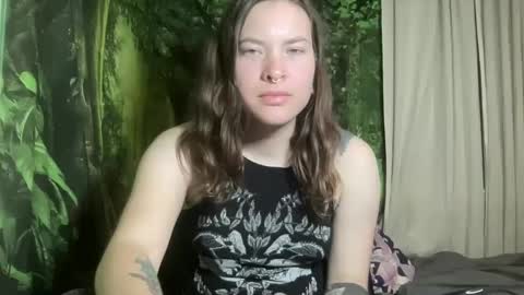 Snapshot of mo0n_goddess chatting on October 11, 2025, 2:33 am Misty online show from October 11, 2025, 2:33 am