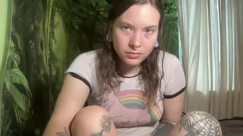 Snapshot of mo0n_goddess chatting on October 20, 2025, 12:11 am Misty online show from October 20, 2025, 12:11 am