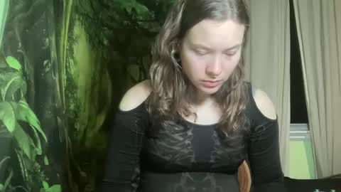 Snapshot of mo0n_goddess chatting on October 30, 2025, 2:02 am Misty online show from October 30, 2025, 2:02 am