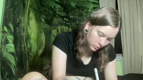 Snapshot of mo0n_goddess chatting on November 20, 2025, 3:28 am Misty online show from November 20, 2025, 3:28 am