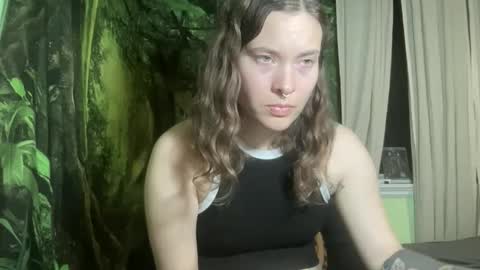 Snapshot of mo0n_goddess chatting on November 30, 2025, 6:28 am Misty online show from November 30, 2025, 6:28 am