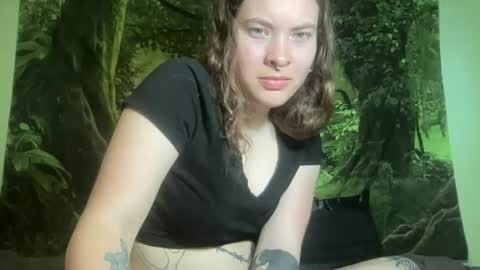 Snapshot of mo0n_goddess chatting on June 26, 2026, 3:11 am Misty online show from June 26, 2026, 3:11 am