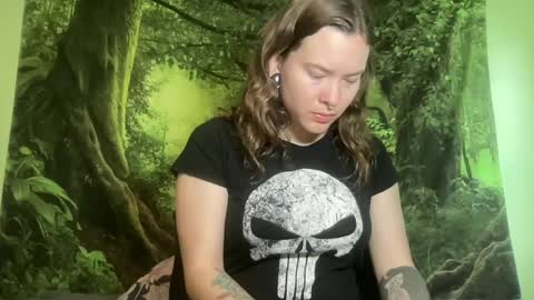 Snapshot of mo0n_goddess chatting on July 2, 2026, 12:21 am Misty online show from July 2, 2026, 12:21 am