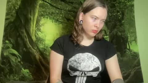Snapshot of mo0n_goddess chatting on July 2, 2026, 3:23 am Misty online show from July 2, 2026, 3:23 am