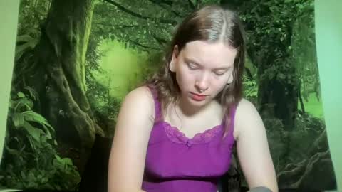 Snapshot of mo0n_goddess chatting on July 7, 2026, 2:58 am Misty online show from July 7, 2026, 2:58 am