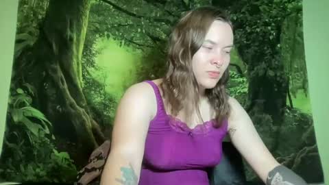 Snapshot of mo0n_goddess chatting on July 7, 2026, 6:47 am Misty online show from July 7, 2026, 6:47 am