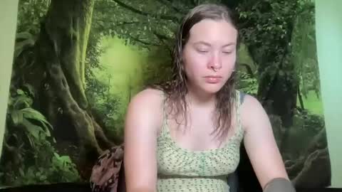 Snapshot of mo0n_goddess chatting on July 10, 2026, 2:16 am Misty online show from July 10, 2026, 2:16 am