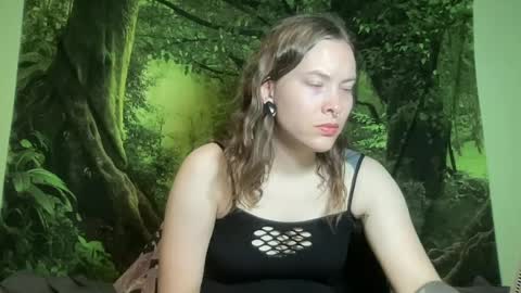 Snapshot of mo0n_goddess chatting on July 25, 2026, 3:59 am Misty online show from July 25, 2026, 3:59 am