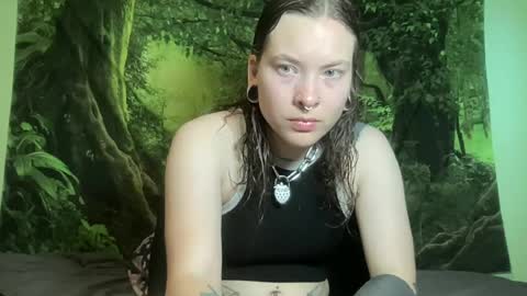 Snapshot of mo0n_goddess chatting on July 26, 2026, 2:42 am Misty online show from July 26, 2026, 2:42 am