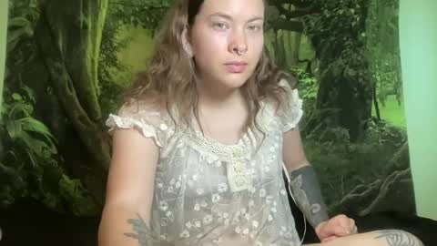 Snapshot of mo0n_goddess chatting on July 28, 2026, 2:18 am Misty online show from July 28, 2026, 2:18 am