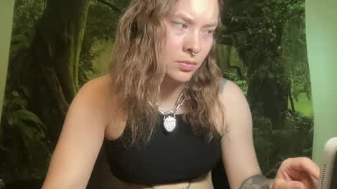 Snapshot of mo0n_goddess chatting on July 29, 2026, 2:43 am Misty online show from July 29, 2026, 2:43 am