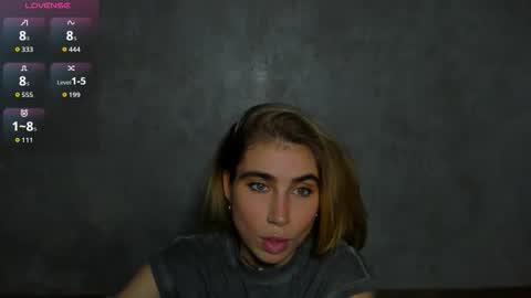 Snapshot of moanamo chatting on March 28, 2026, 2:49 pm Princess Moana online show from March 28, 2026, 2:49 pm