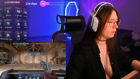 Snapshot of moaning___lisa chatting on December 4, 2024, 2:09 am to support follow the fanclub online show from December 4, 2024, 2:09 am