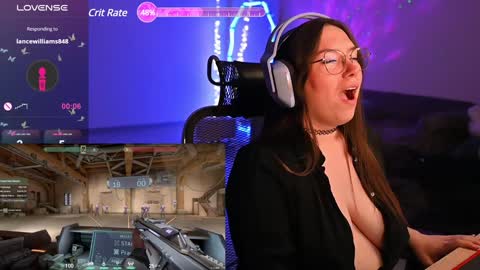 Snapshot of moaning___lisa chatting on December 11, 2024, 5:04 pm to support follow the fanclub online show from December 11, 2024, 5:04 pm