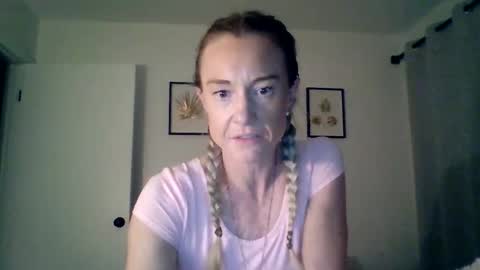 mockingbirds91 online show from April 17, 2026, 3:20 am