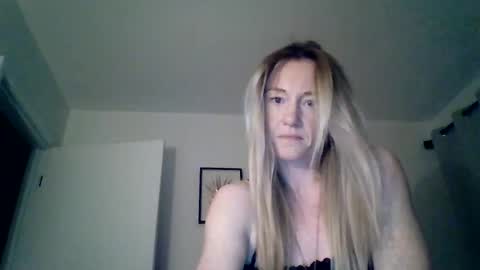 mockingbirds91 online show from April 20, 2026, 2:14 am