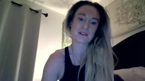 mockingbirds91 online show from July 7, 2026, 4:48 am