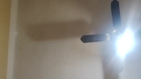 Snapshot of modelo_web18 chatting on June 18, 2026, 8:13 pm camilo online show from June 18, 2026, 8:13 pm