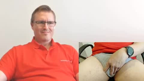 Snapshot of moe_001 chatting on October 24, 2025, 6:59 pm Moe online show from October 24, 2025, 6:59 pm