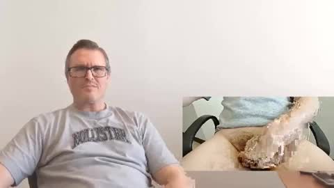 Snapshot of moe_001 chatting on October 29, 2025, 5:36 pm Moe online show from October 29, 2025, 5:36 pm