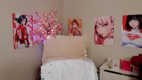 Snapshot of moertomlly chatting on October 14, 2025, 4:35 am Molly online show from October 14, 2025, 4:35 am