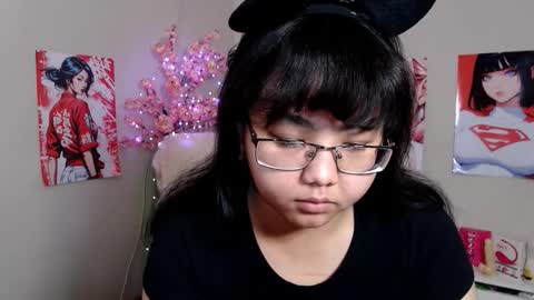 Snapshot of moertomlly chatting on November 23, 2025, 4:01 am Molly online show from November 23, 2025, 4:01 am