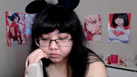 Snapshot of moertomlly chatting on November 25, 2025, 4:12 am Molly online show from November 25, 2025, 4:12 am