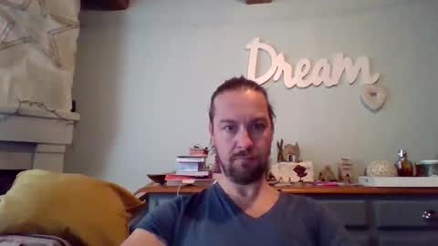 Julien online show from January 8, 2025, 2:03 pm