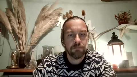 Julien online show from November 14, 2025, 9:13 pm