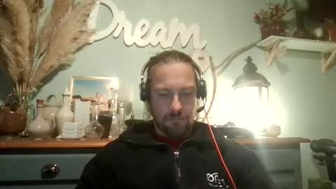 Julien online show from January 12, 2026, 3:50 pm