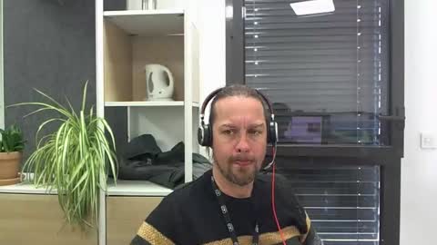 Julien online show from March 12, 2026, 11:16 am