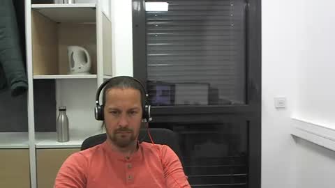 Julien online show from May 4, 2026, 10:22 am