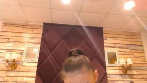 moiyra online show from April 1, 2026, 7:20 am