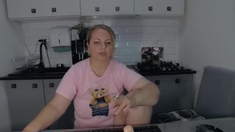 erika online show from September 22, 2025, 7:43 am