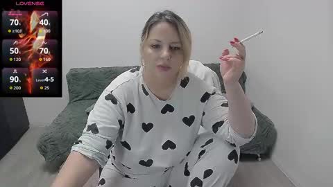 Snapshot of mojjo_erika chatting on May 10, 2026, 6:29 am erika online show from May 10, 2026, 6:29 am