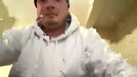 Snapshot of mojozz chatting on December 3, 2024, 7:11 pm LookinForFun online show from December 3, 2024, 7:11 pm