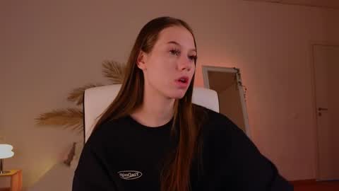 Molly online show from December 20, 2024, 9:50 pm