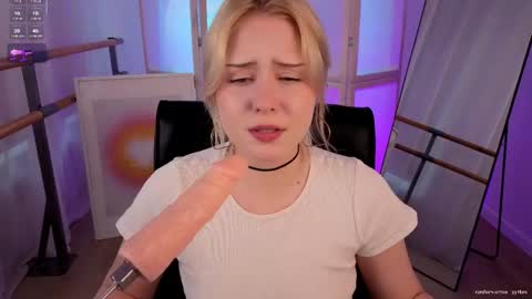 Molly online show from May 4, 2026, 2:35 pm