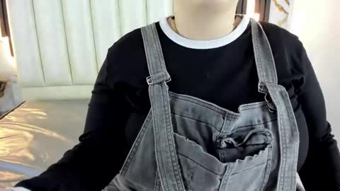 Hey Guys  Im Mollie online show from September 19, 2025, 12:28 pm