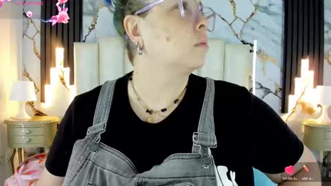 Hey Guys  Im Mollie online show from October 8, 2025, 12:36 pm