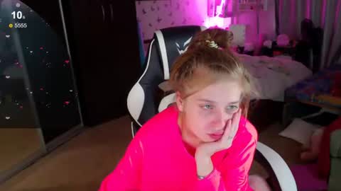 Snapshot of molly_barbie chatting on July 25, 2026, 10:02 am Molly Prvt is open online show from July 25, 2026, 10:02 am