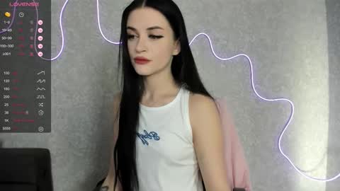 Molly - online show from October 18, 2025, 6:48 am