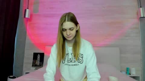 Molly Hunt online show from April 26, 2026, 4:43 am