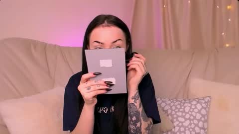 Snapshot of molly_kisss chatting on November 16, 2025, 9:37 am molly_kisss online show from November 16, 2025, 9:37 am