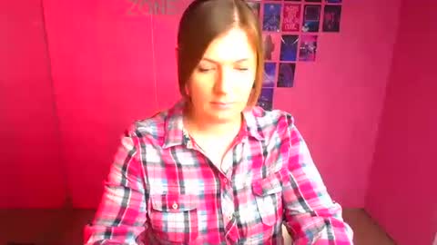 Snapshot of molly_mis chatting on May 3, 2026, 12:11 pm Molly online show from May 3, 2026, 12:11 pm