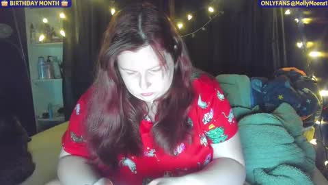 molly_moons online show from December 15, 2025, 9:52 pm
