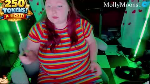 molly_moons online show from May 1, 2026, 9:19 pm