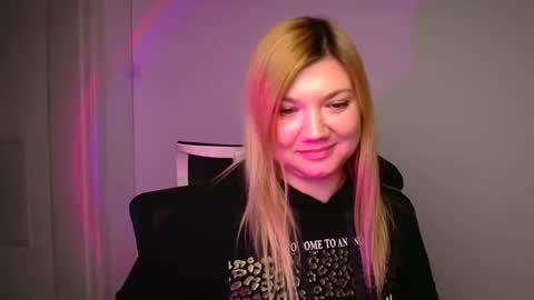 Snapshot of molly_moree chatting on January 10, 2025, 3:16 pm Molly online show from January 10, 2025, 3:16 pm